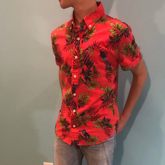 Beach themed, short sleeve, button down - Picture 1 of 1